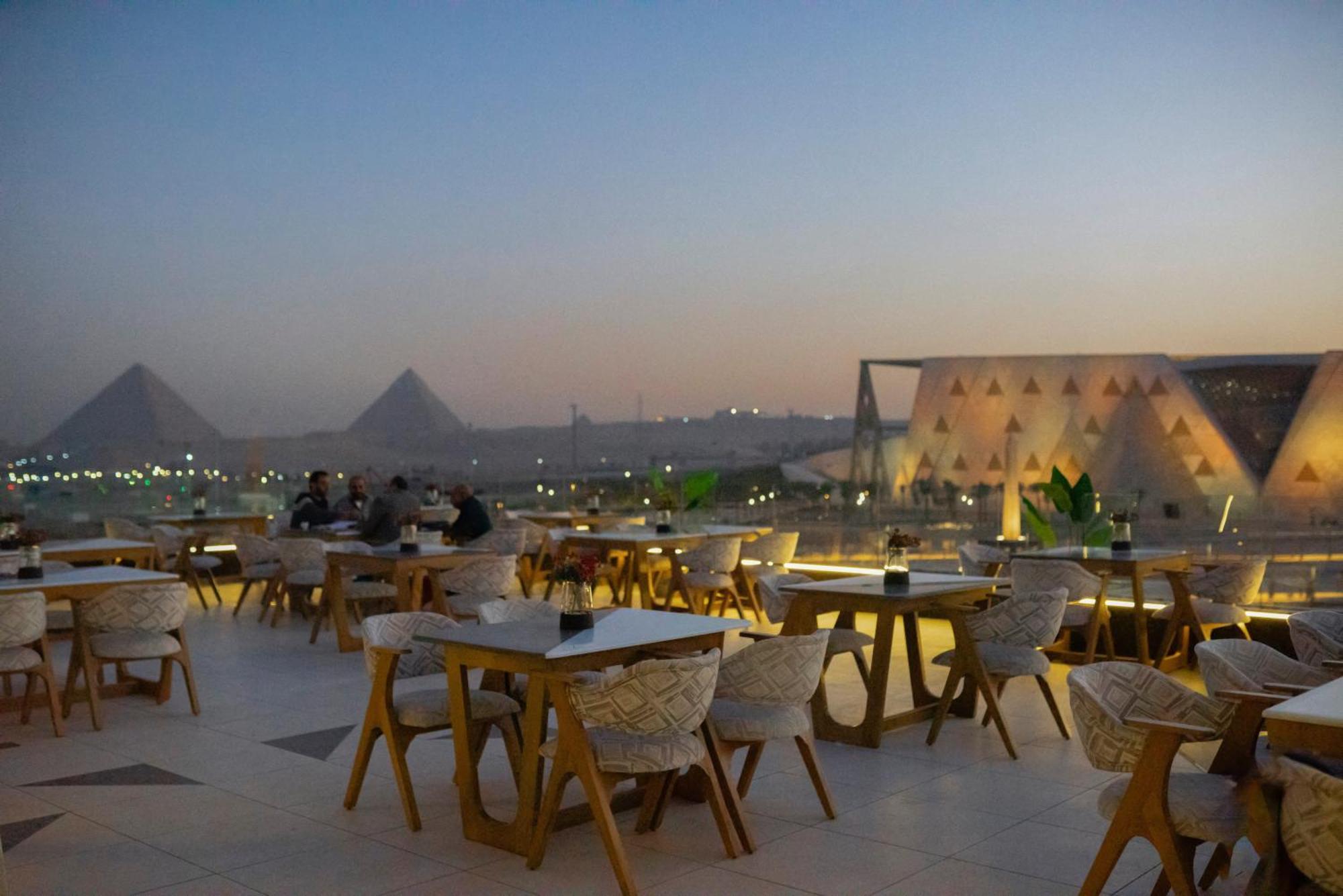 Royal Great Pyramid Inn Kafr Ghatati Eksteriør billede